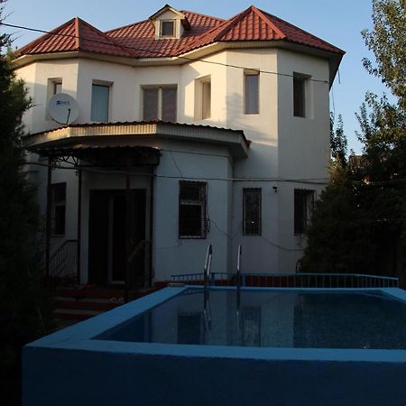 Dream Hostel Shymkent Esterno foto